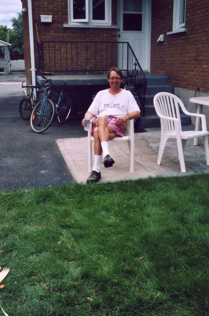 Richard avant qu'il se fasse voler sa bicyclette.