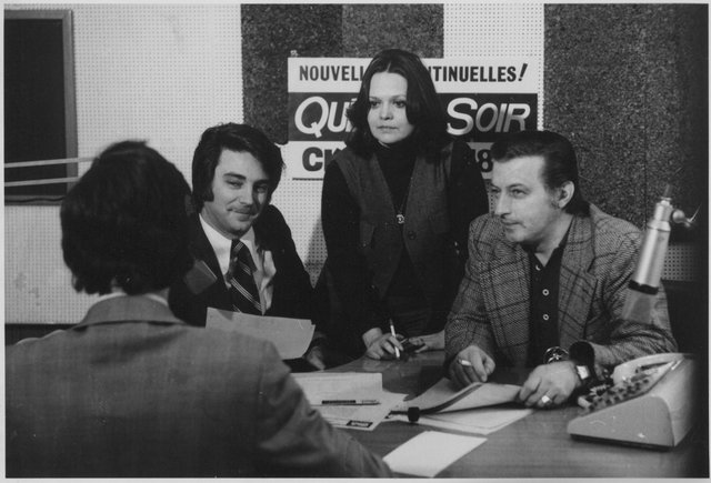 Québec-Soir avec Gilles Proulx Lise Perron qui faisait ses débuts à CKVL et Jean Yale. De dos c'est Pierre Audet